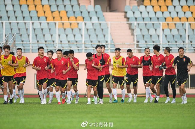 想到这里，他对自己的小弟说：我开那辆辉腾回去，你跟着我。
